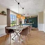 Awesome In With Kitchen Сasa de vacaciones *